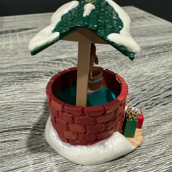Hallmark | Sweetheart Wishing Well (1990) - Vintage Keepsake Ornament - Picture 12 of 15